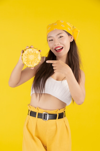 彩票中奖庆祝场面